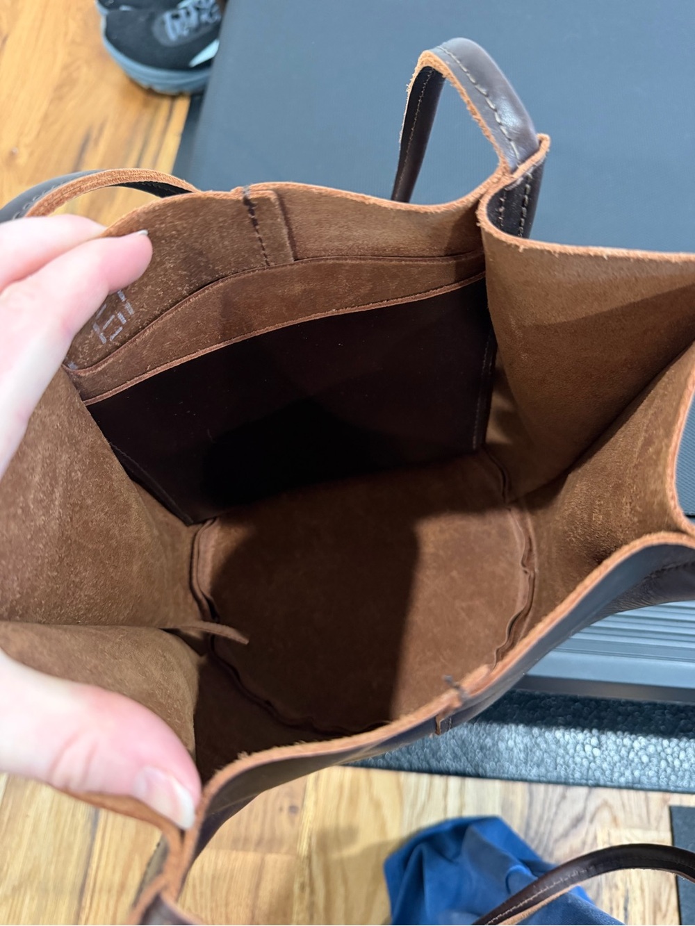 Portland Leather Devan Small Tote - Picture 12 of 14